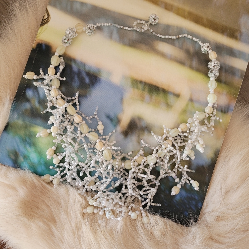 White Organic Design Necklace with Textured Finish